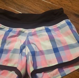 Lululemon size 2, rare, excellent condition